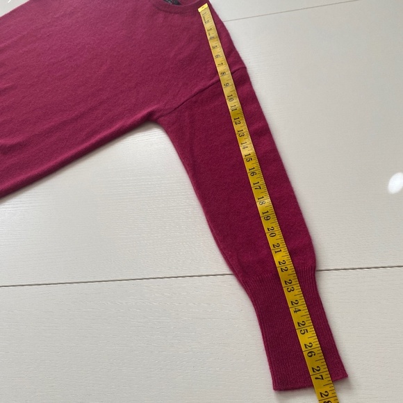 TAHARI 2 Ply Cashmere Red/Magenta Crew Neck Sweater Small - Picture 12 of 12